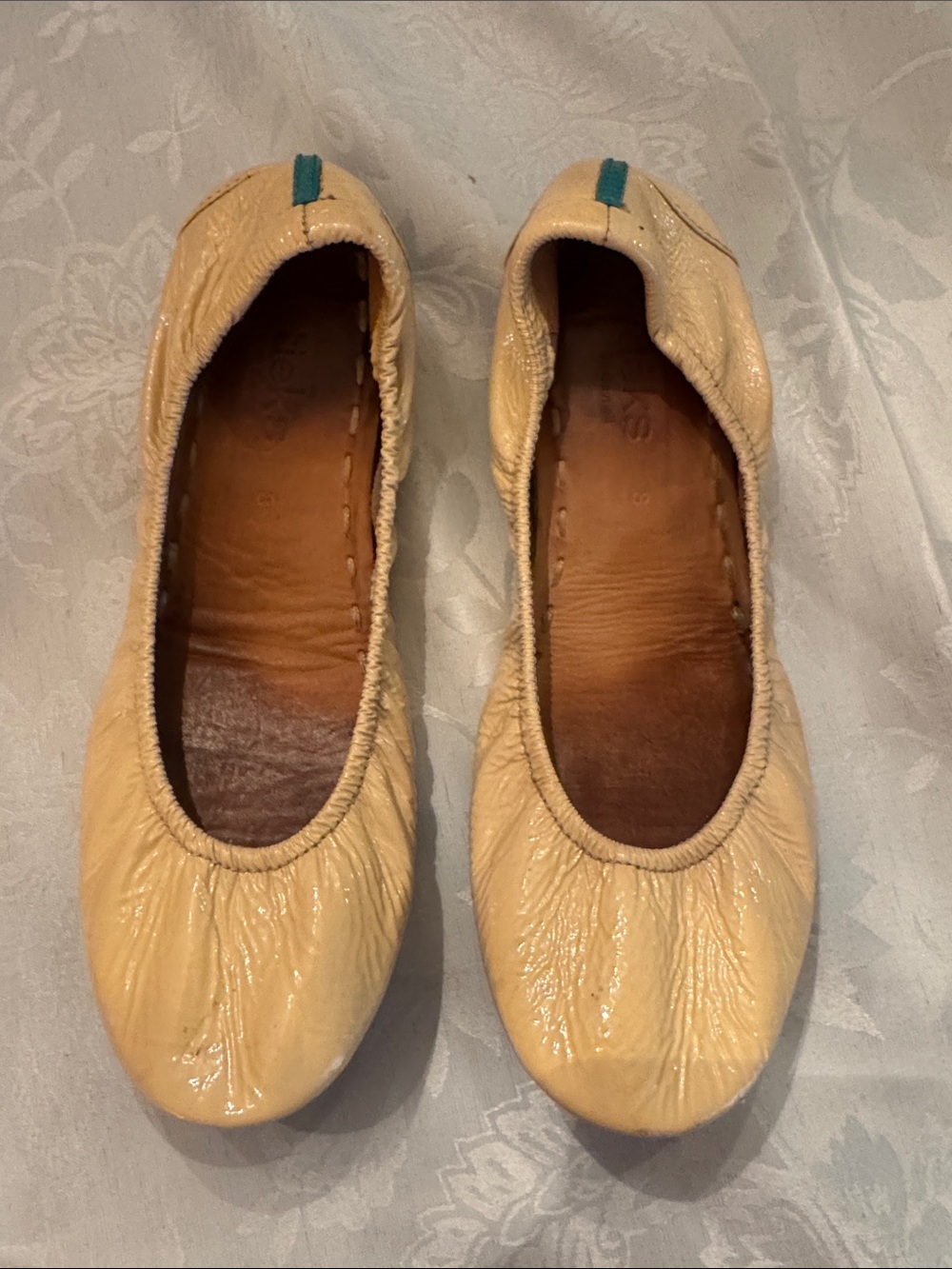 Tieks Beige patent Leather Ballet Flats - Neutral Women's Shoes size 8
